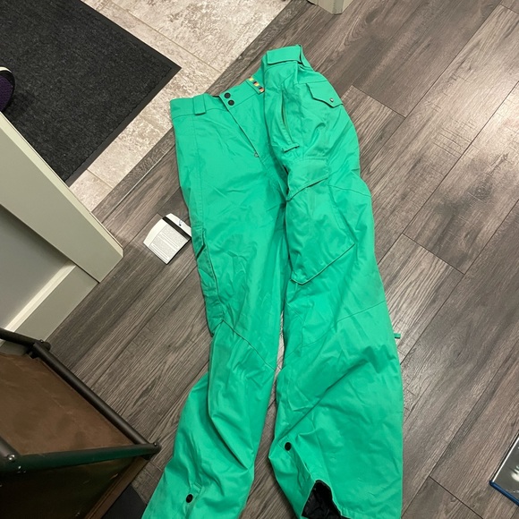 O’Neil Snow Suit - Picture 2 of 4